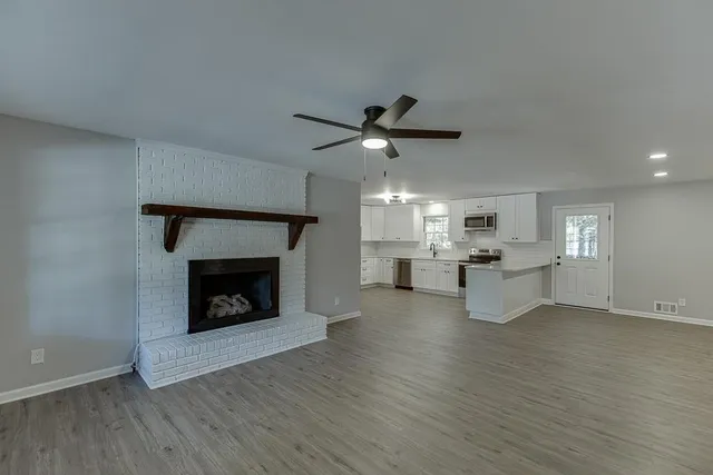 $349,000 | 5837 Meadow View Lane, Flowery Branch, GA 30542