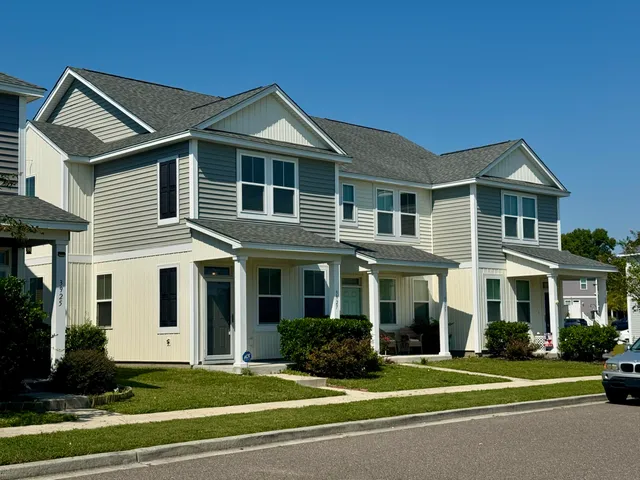 $2,400 | 3927 Four Poles Park Drive, North Charleston, SC 29405