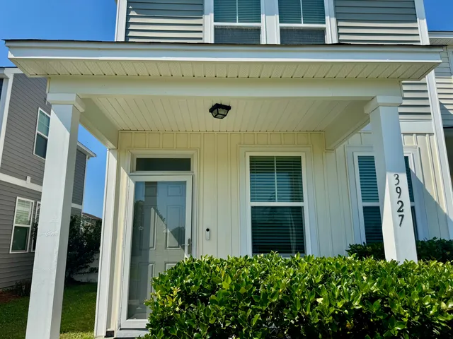 $2,400 | 3927 Four Poles Park Drive, North Charleston, SC 29405
