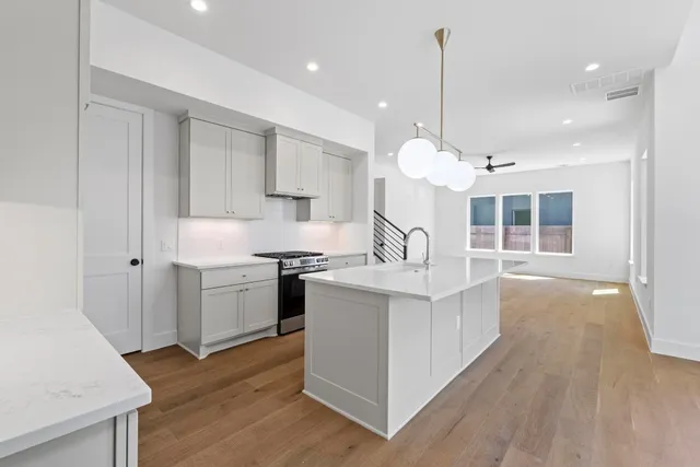 $4,250 | 710 Philco Drive, Austin, TX 78745