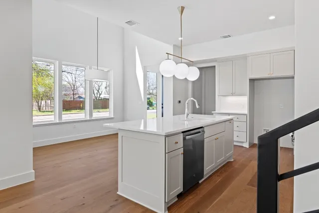 $4,250 | 710 Philco Drive, Austin, TX 78745