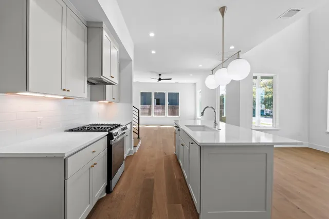 $4,250 | 710 Philco Drive, Austin, TX 78745