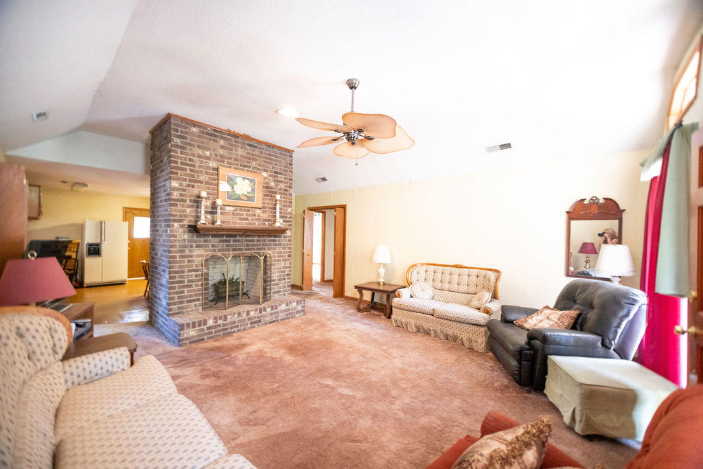 378 Auld Brass Road Walterboro, SC 29488 - Photo 6 of 43 Great Room