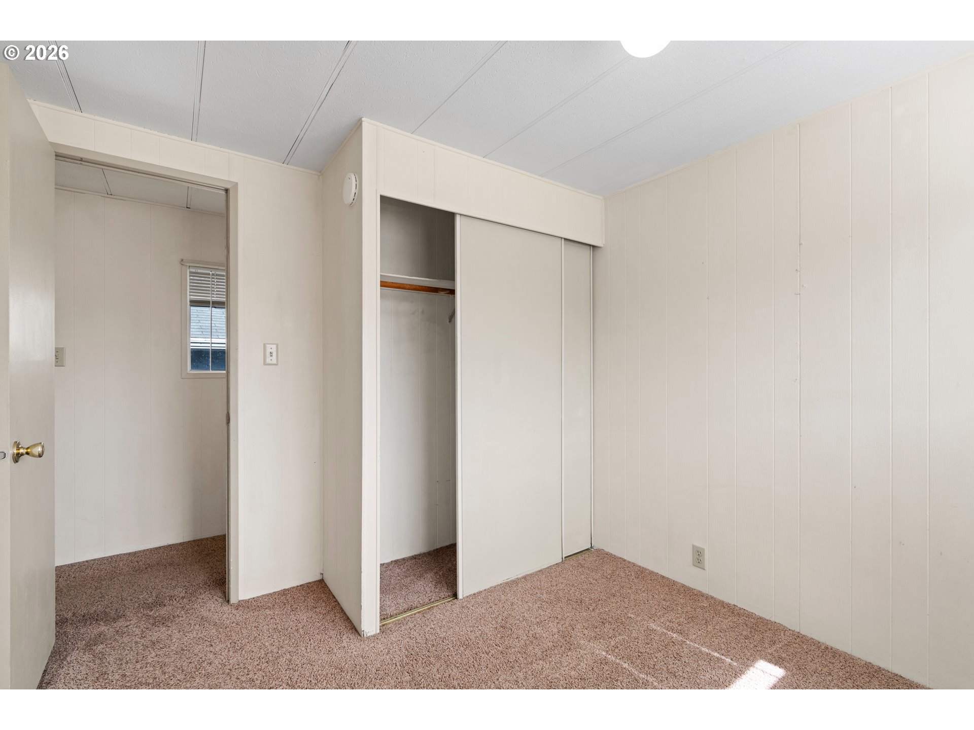 1566 Laura Street Springfield, OR 97477 - Photo 5 of 38