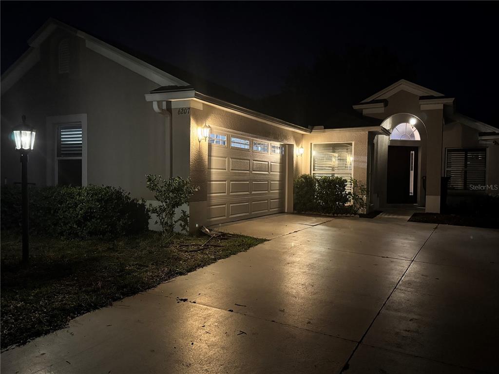 6207 Tupelo Trail Lakewood Ranch, FL 34202 - Photo 1 of 33