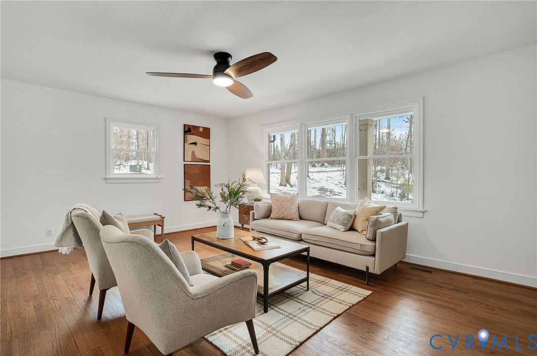 16430 St Peters Church Road Montpelier, VA 23192 - Photo 11 of 30 a living room with furniture and a window