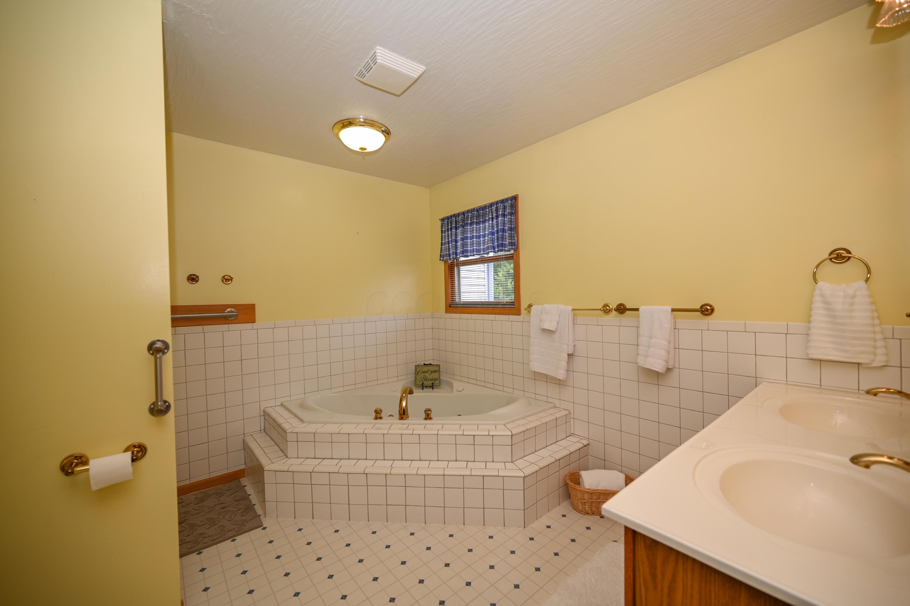 3306 Gooding Road Marion, OH 43302 - Photo 22 of 60 DSC_9373