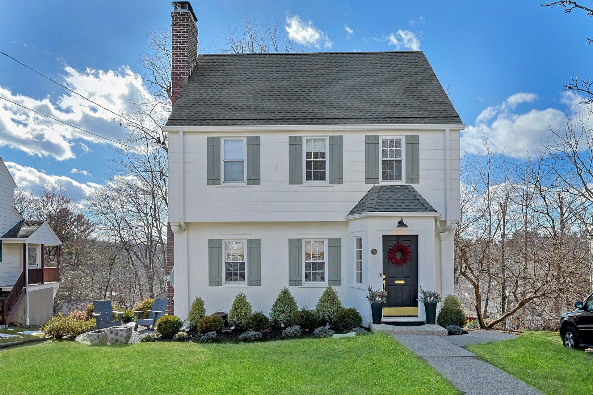 1930's Colonial with picture perfect curb appeal