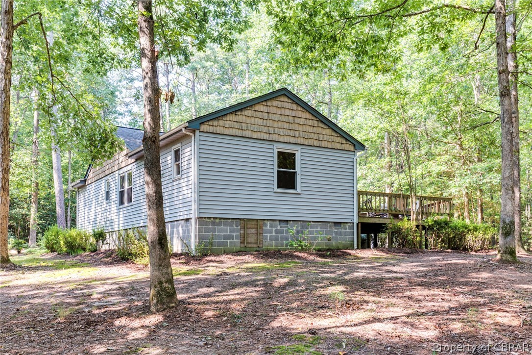 10060 Figg Shop Road Gloucester, VA 23061 - Photo 35 of 38 Vinyl siding makes this home very low maintenace.