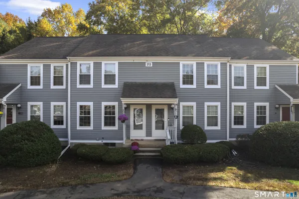 $2,100 | 213 Oakland Street, Unit D, Manchester, CT 06042