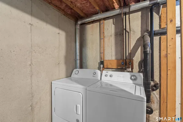 $2,100 | 213 Oakland Street, Unit D, Manchester, CT 06042