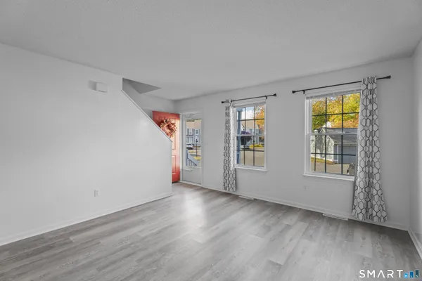 $2,100 | 213 Oakland Street, Unit D, Manchester, CT 06042