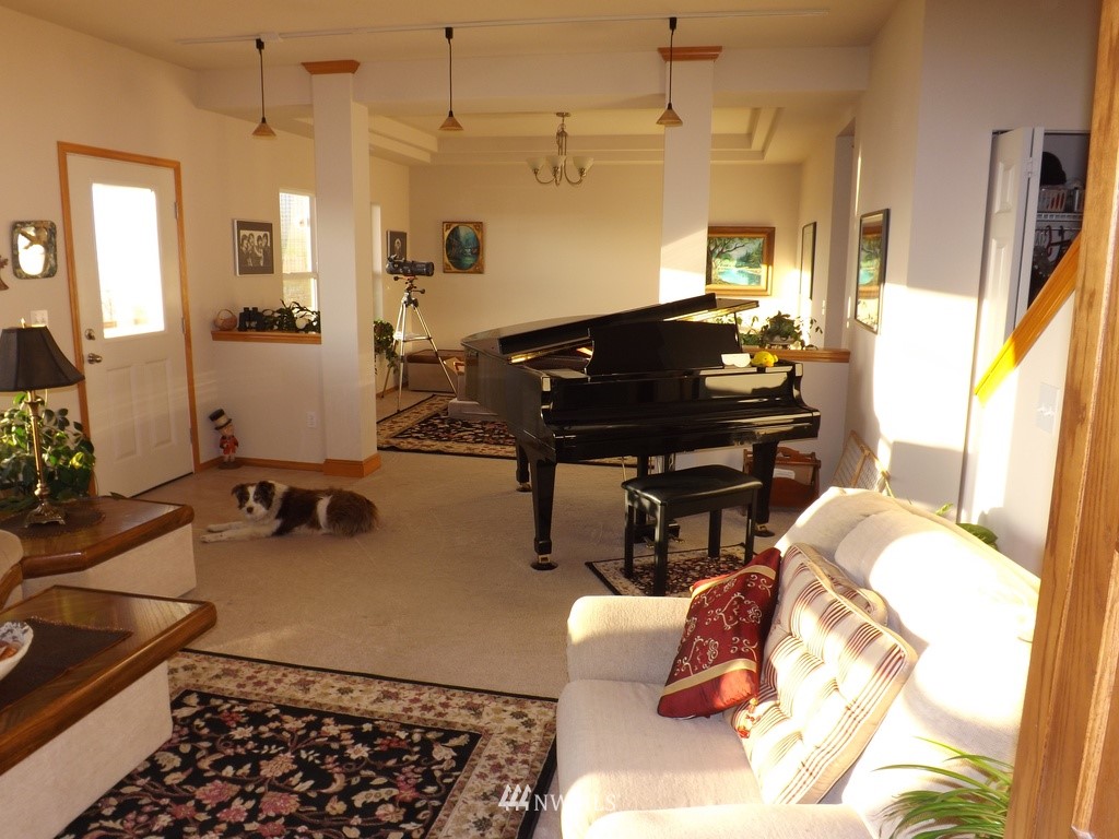 5908 Larimer Road Everett, WA 98208 - Photo 5 of 9