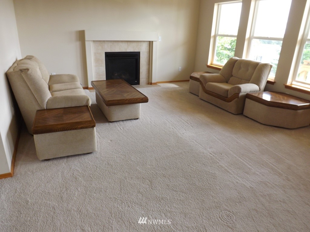 5908 Larimer Road Everett, WA 98208 - Photo 6 of 9