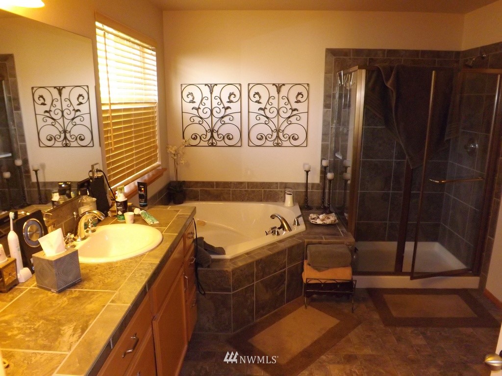 5908 Larimer Road Everett, WA 98208 - Photo 7 of 9
