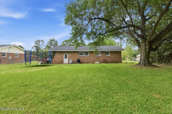 $1,750 | 12 Berkshire Drive, Jacksonville, NC 28546