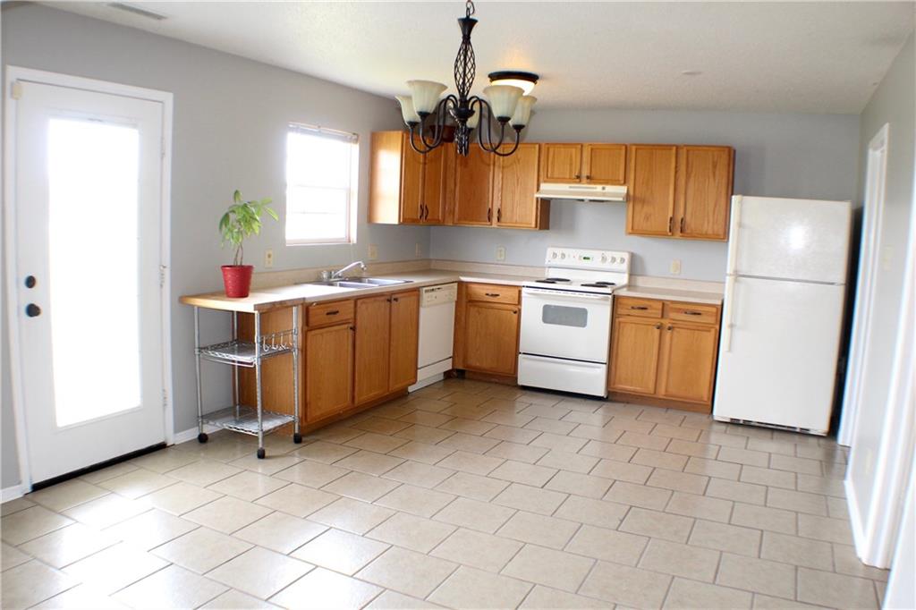 3454 Spring Wind Lane Indianapolis, IN 46239 - Photo 8 of 19 Gallery Image 8