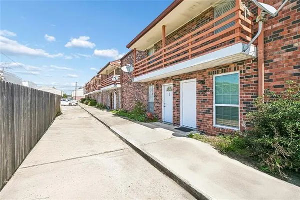 $138,000 | 1617 Newport Place, Unit 29, Kenner, LA 70065