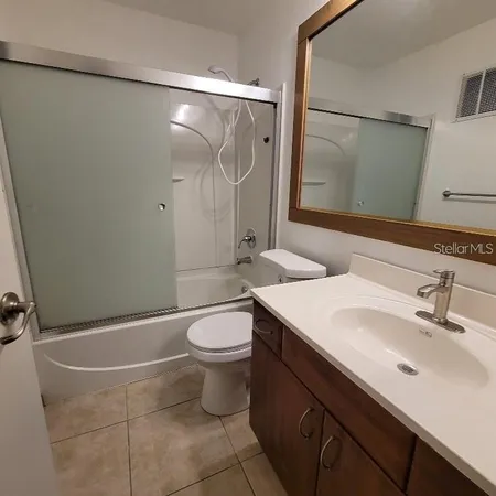 $1,800 | 4906 25th Street West, Unit 101, Bradenton, FL 34207