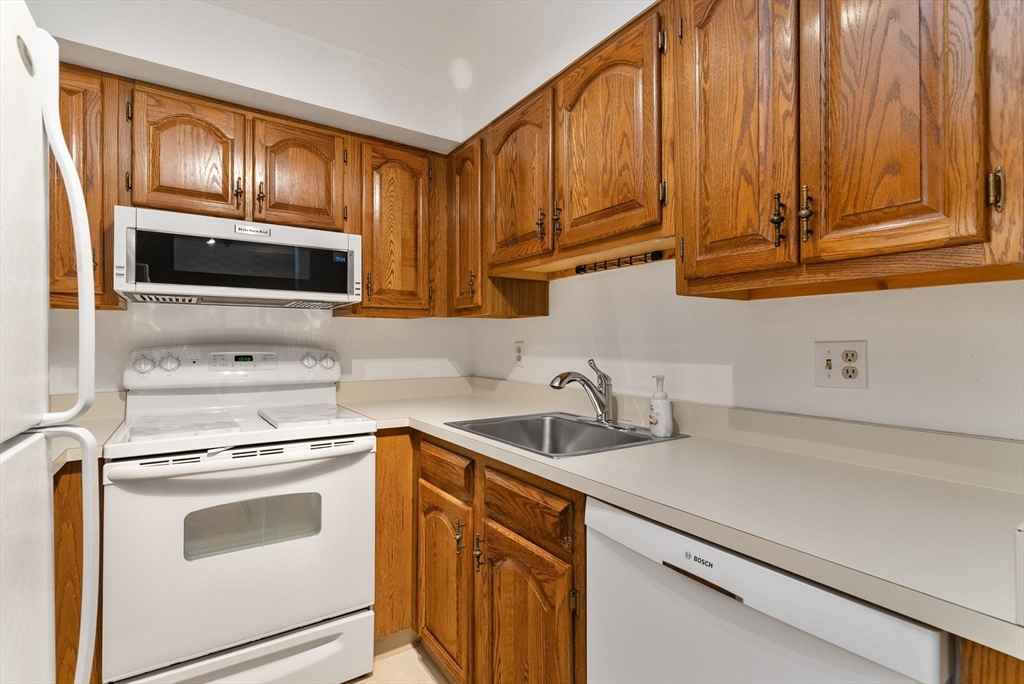 357 Commercial Street, Unit 219 Boston, MA 02109 - Photo 15 of 42