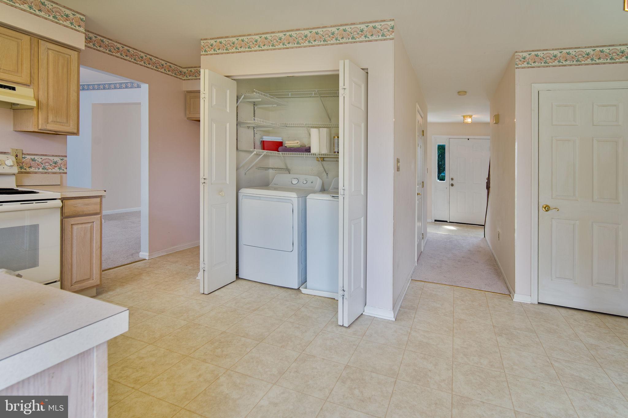 29 Bastille Loop Newark, DE 19702 - Photo 11 of 34 a view of a kitchen cabinets and a stove