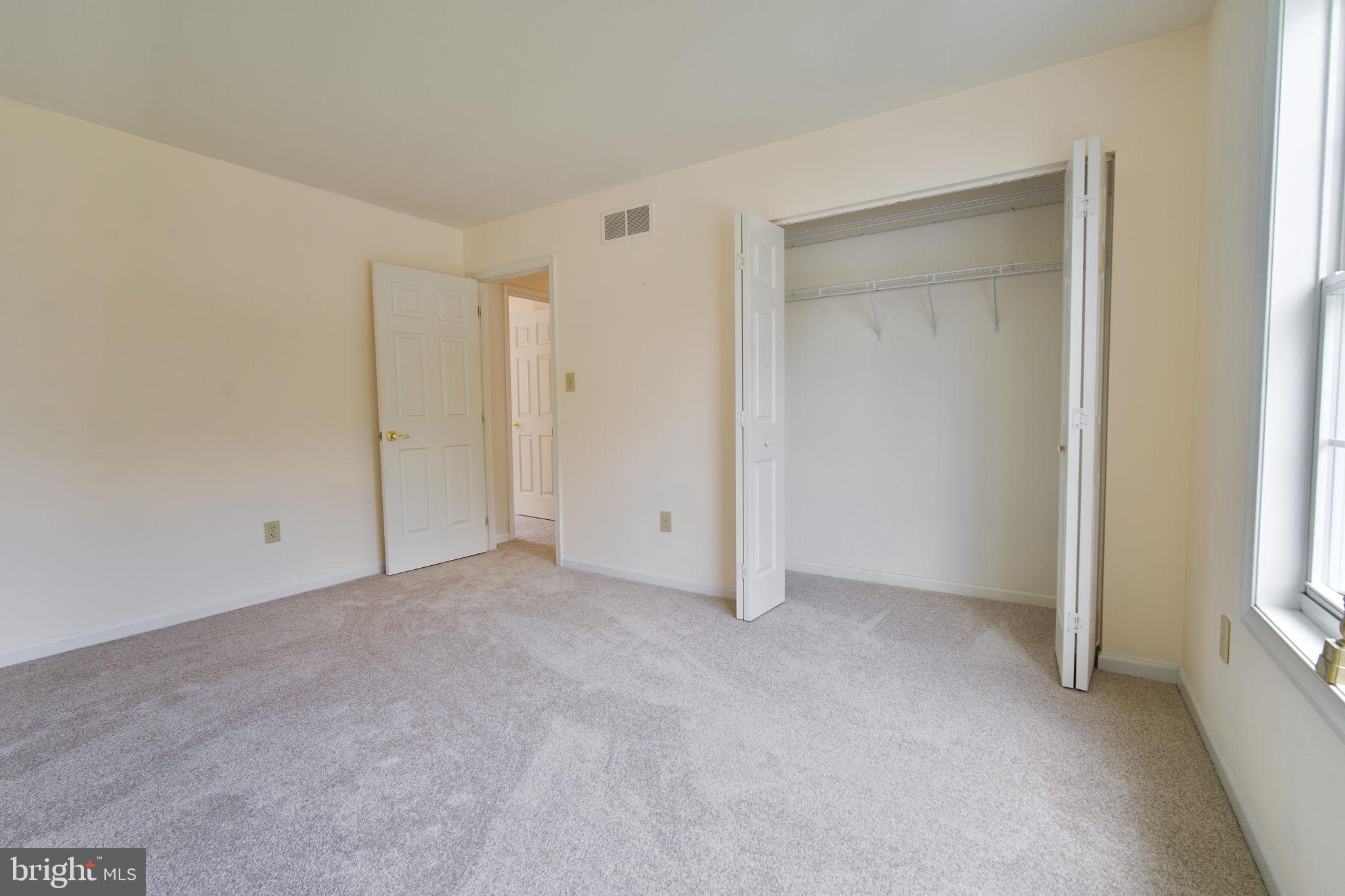 29 Bastille Loop Newark, DE 19702 - Photo 19 of 34 a view of an empty room and a window