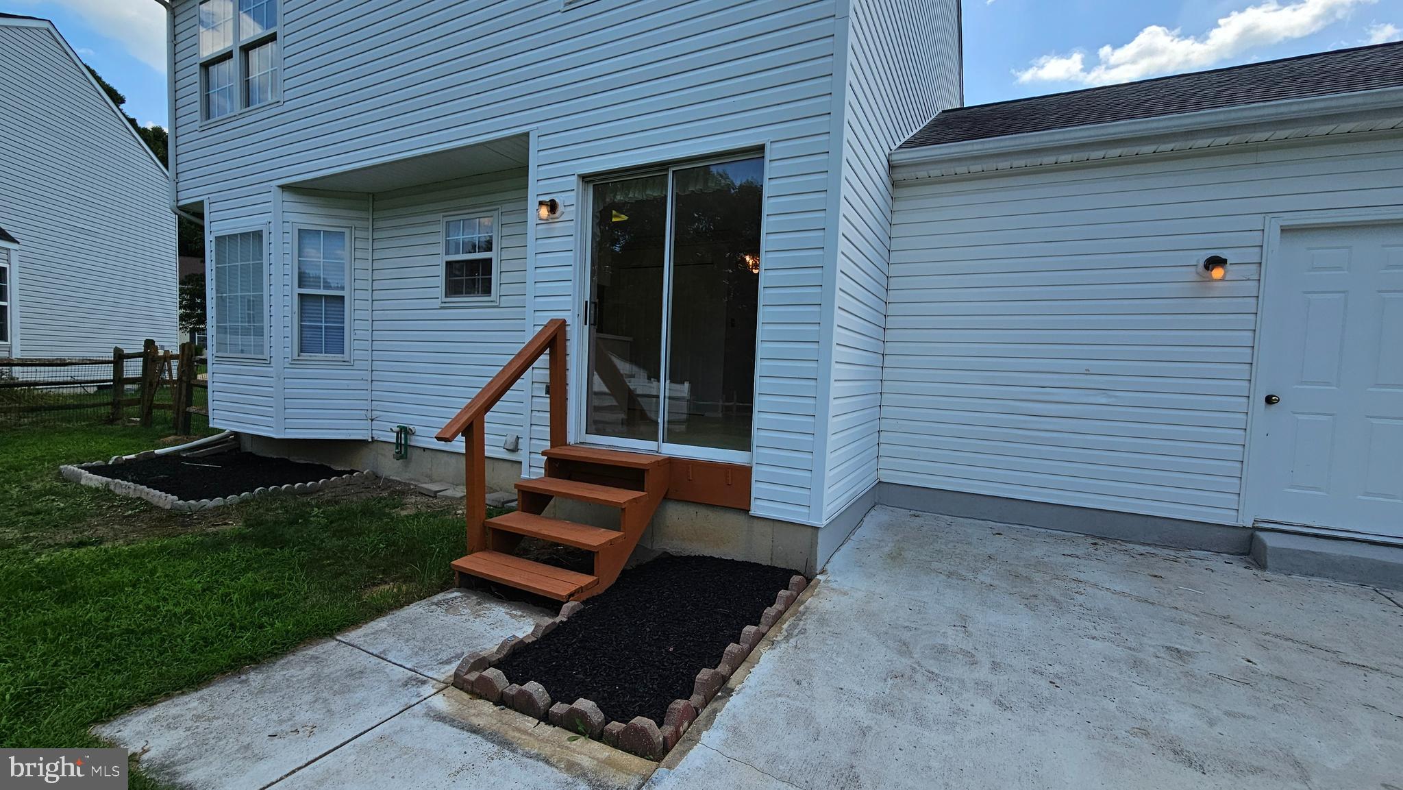 29 Bastille Loop Newark, DE 19702 - Photo 30 of 34 front view of a house with a yard