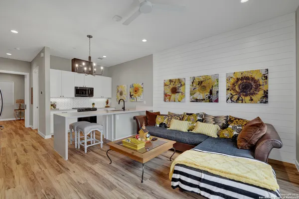 $265,000 | 1208 North Academy Avenue, Unit 3101, New Braunfels, TX 78130