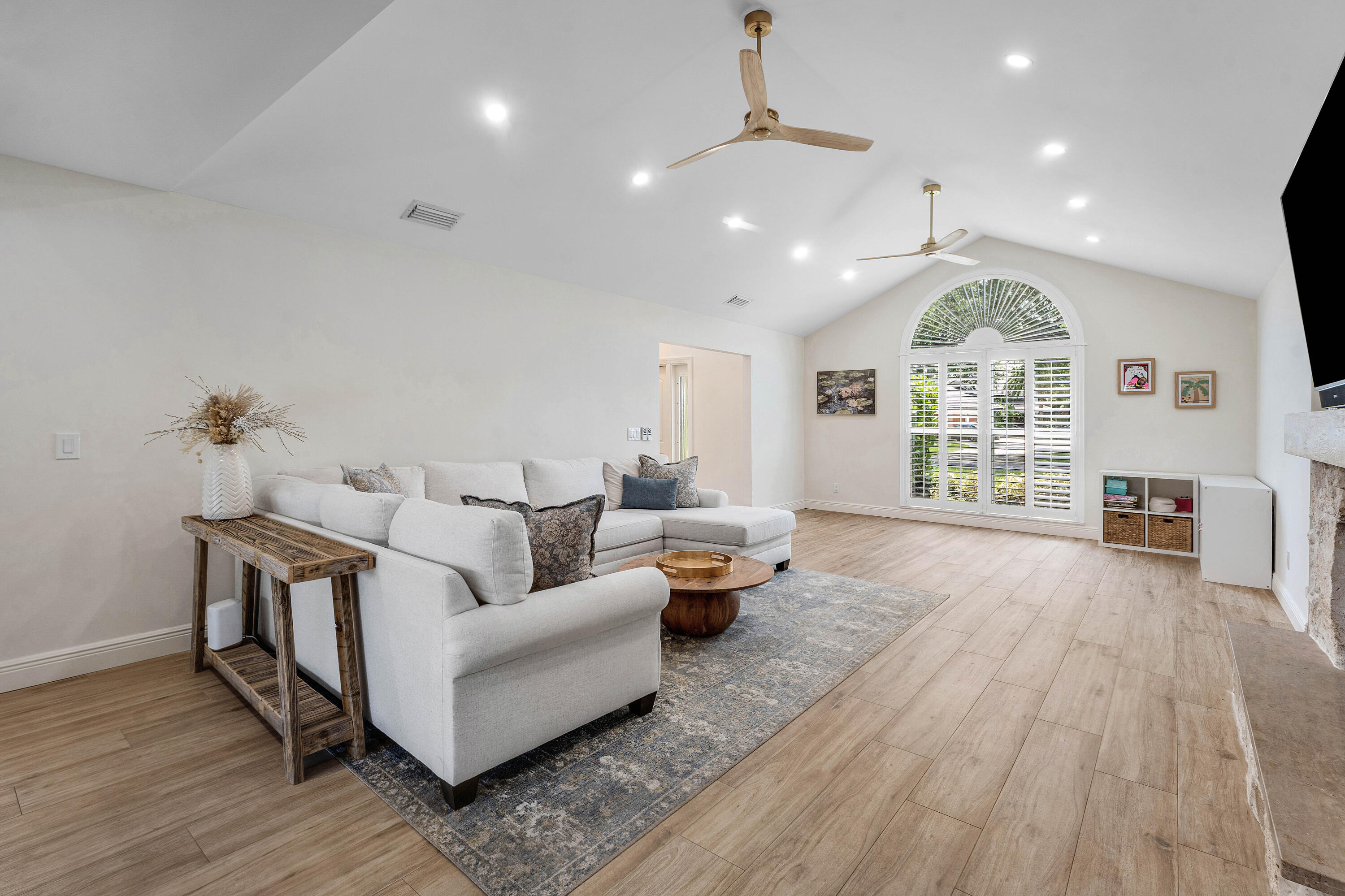 18770 Southeast River Ridge Road Jupiter, FL 33469 - Photo 13 of 34 Living Room