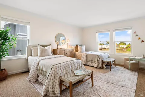 $2,600,000 | 182 Riviera Circle, Larkspur, CA 94939