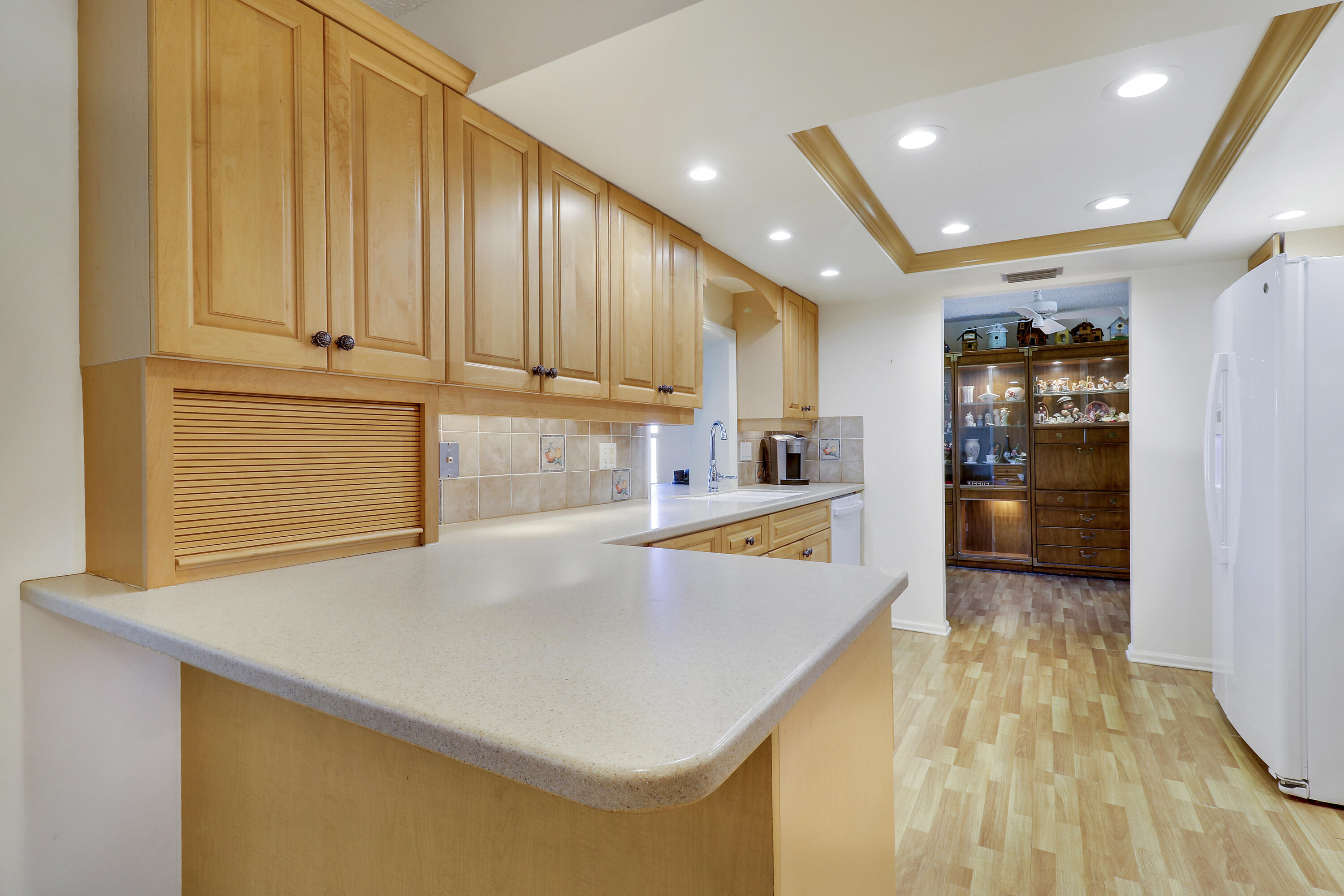 907 Prairie Road West Palm Beach, FL 33406 - Photo 3 of 27 Breakfast Bar