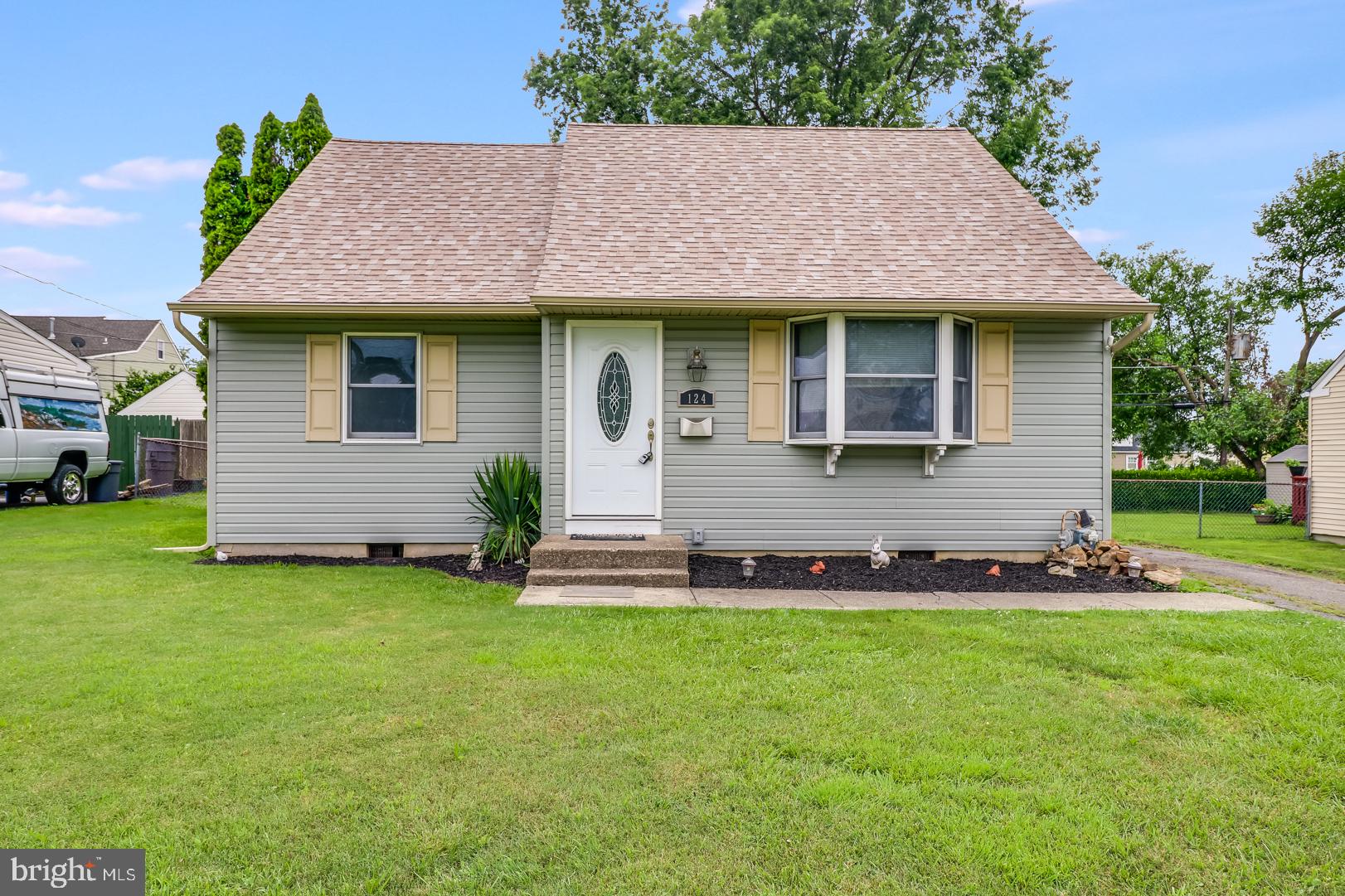 124 Upland Road Brookhaven, PA 19015 - Photo 1 of 28 Gallery Image 1
