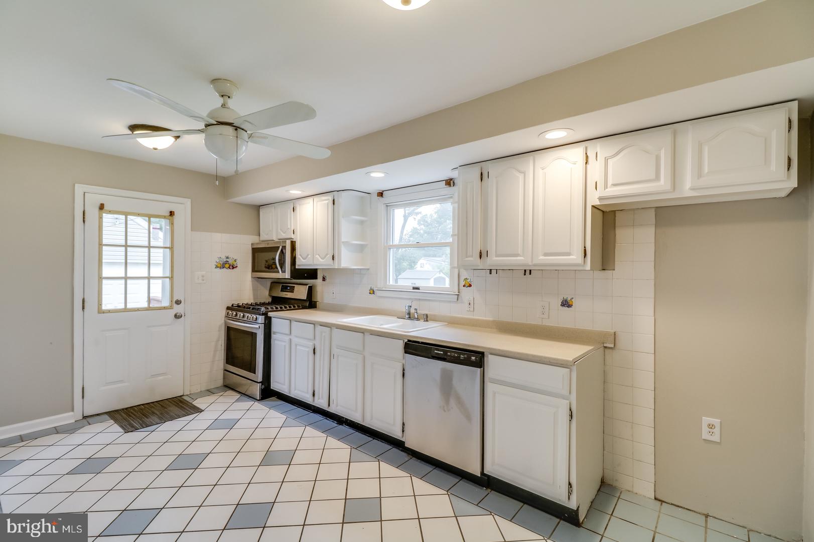124 Upland Road Brookhaven, PA 19015 - Photo 7 of 28 Gallery Image 7