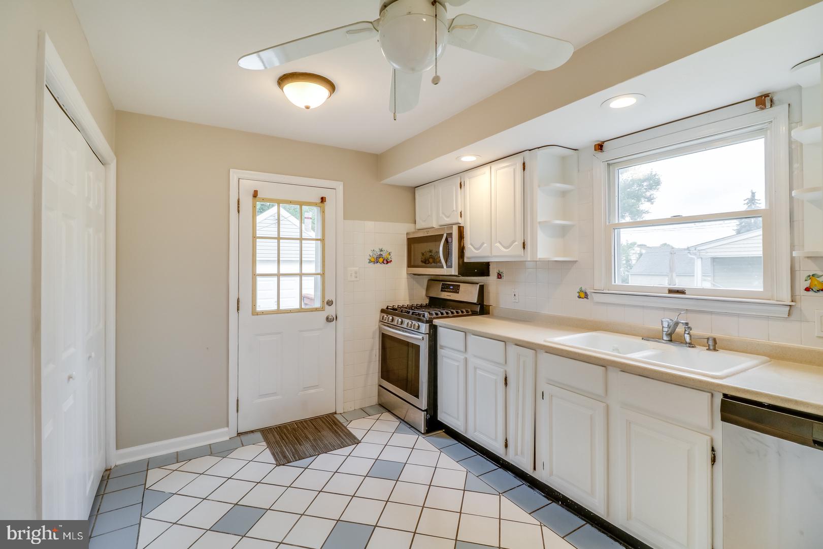 124 Upland Road Brookhaven, PA 19015 - Photo 10 of 28 Gallery Image 10