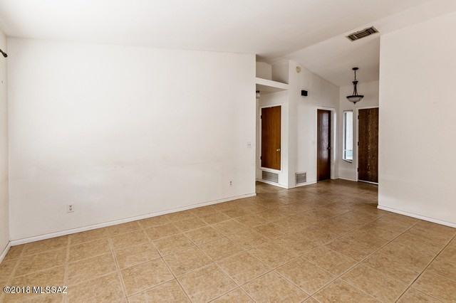 2541 West Fanbrook Road Tucson, AZ 85741 - Photo 13 of 25