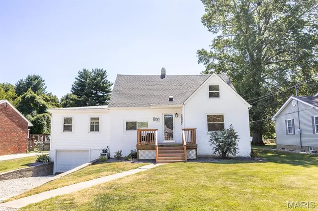 $185,000 | 749 East Woodland Drive, East Alton, IL 62024
