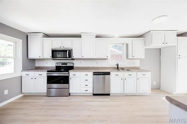 $185,000 | 749 East Woodland Drive, East Alton, IL 62024