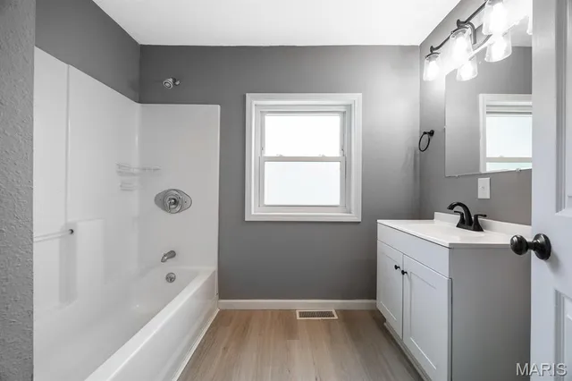 $185,000 | 749 East Woodland Drive, East Alton, IL 62024