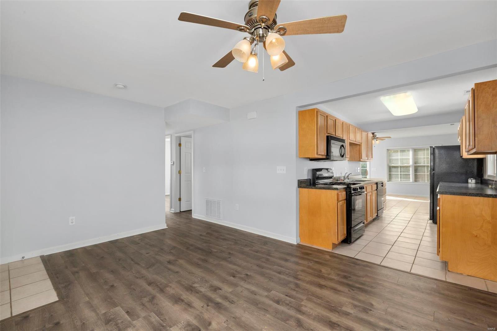 11018 St Raphael Lane St. Ann, MO 63074 - Photo 4 of 27 Gallery Image 4