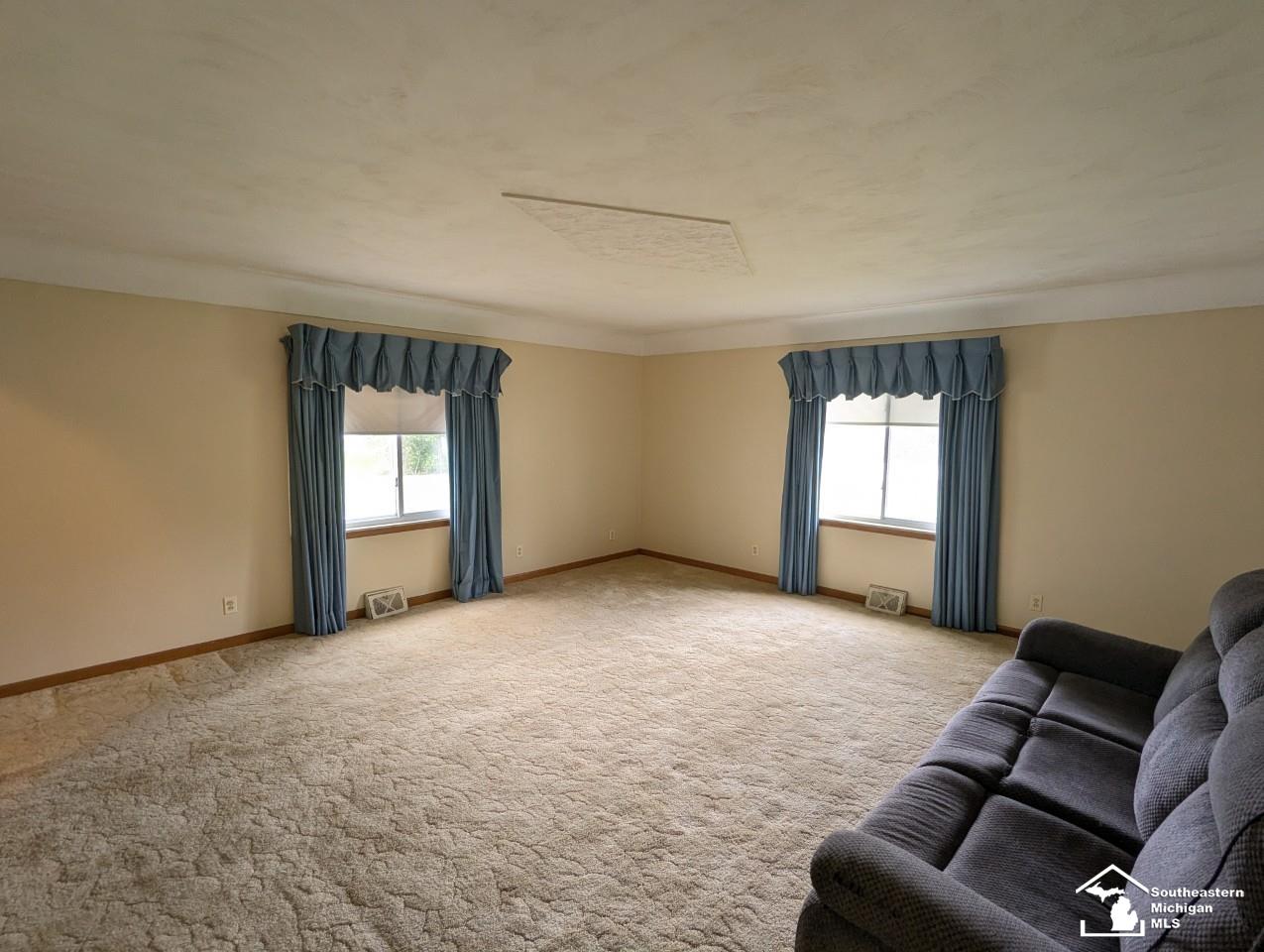 3585 Vivian Road Monroe, MI 48162 - Photo 9 of 32