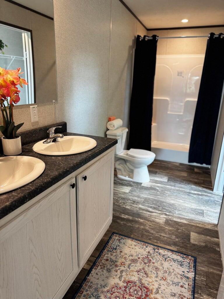 322 State Rd S-38-686 Orangeburg, SC 29115 - Photo 15 of 26 322 Cut Off Master Bath