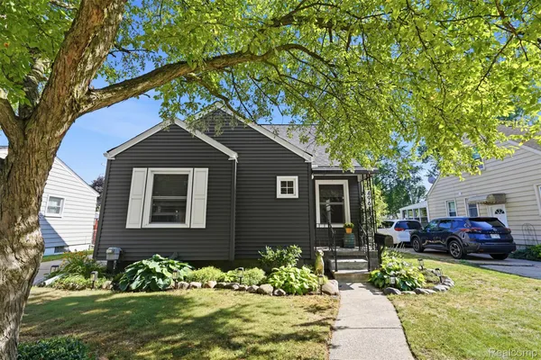 $315,000 | 496 East Baker Avenue, Clawson, MI 48017