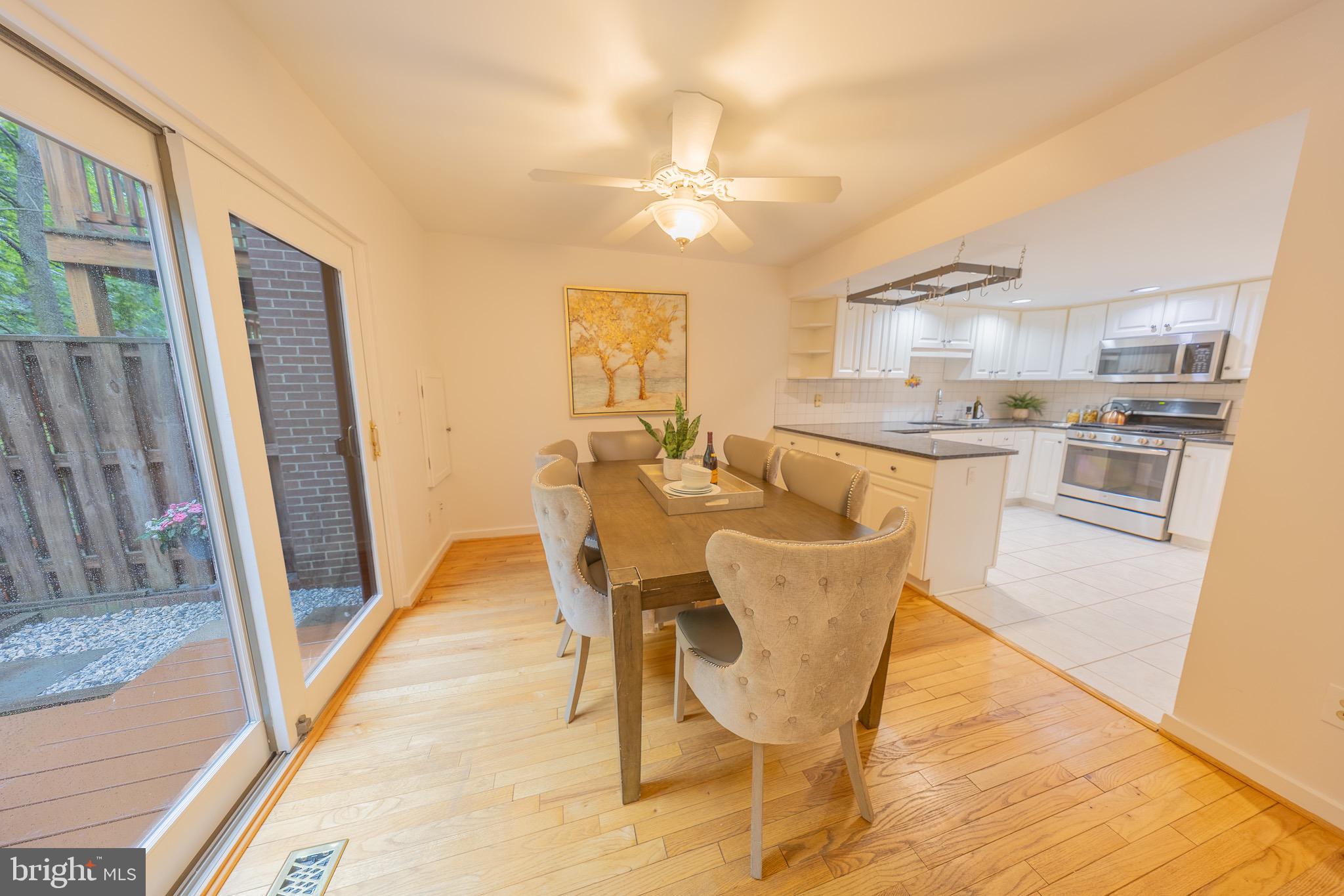 2201 Cedar Cove Court Reston, VA 20191 - Photo 4 of 25 Dining area open to the kitchen.