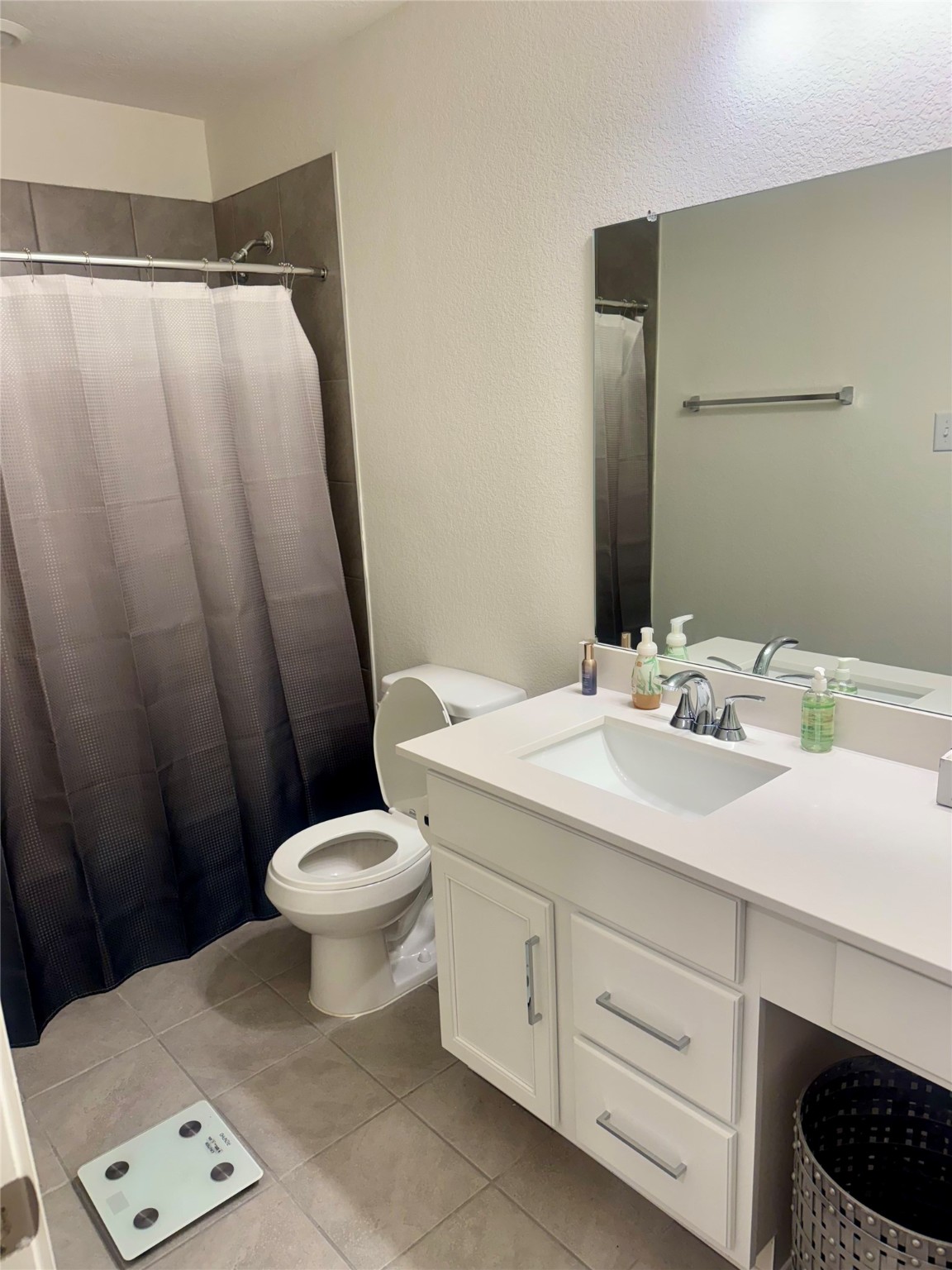 3015 Kalimera Lane Fresno, TX 77545 - Photo 10 of 15 a bathroom with a sink and a mirror