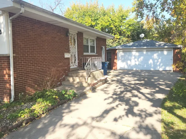 $193,000 | 71 Arquilla Drive East, Chicago Heights, IL 60411