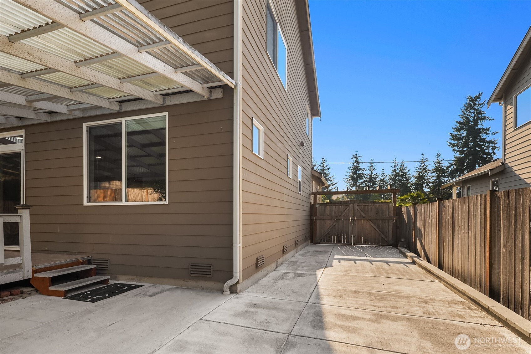 8313 Upper Ridge Road, Unit 2 Everett, WA 98203 - Photo 17 of 32 Gallery Image 17