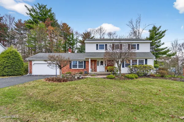$489,900 | 17 Tamarack Lane, Colonie, NY 12309