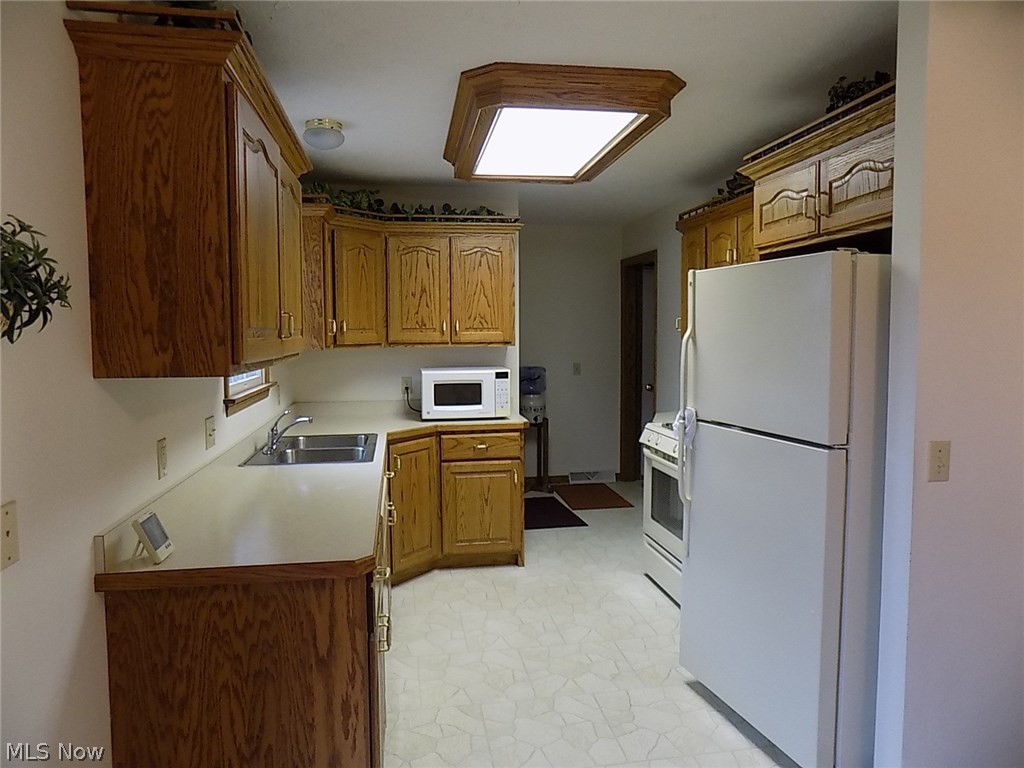 52443 North Ridge Road Vermilion, OH 44089 - Photo 11 of 28