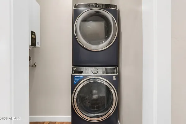 a close up view of a washer and dryer