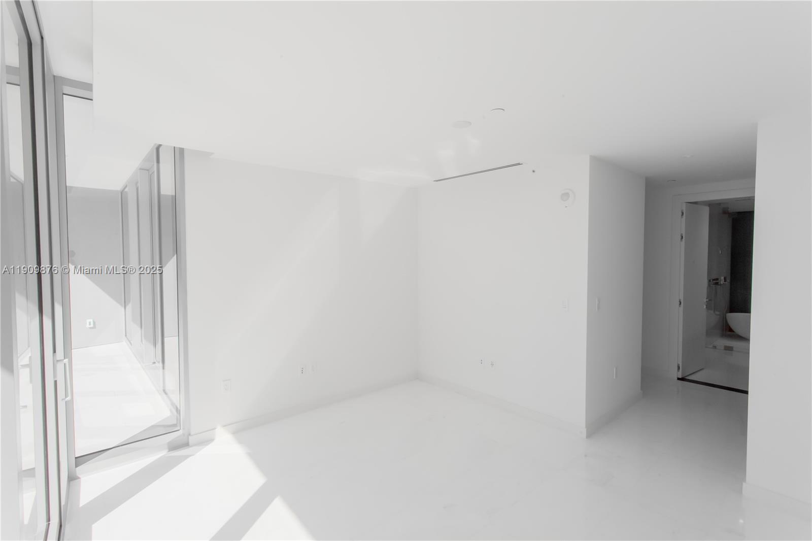 300 Biscayne Blvd Way, Unit 1003 Miami, FL 33131 - Photo 24 of 31